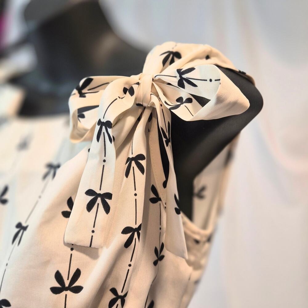 Win Ari Boutique Bow Strap Tied Blouse Cream Black Smocked Peplum Top Small NWT - Picture 4 of 8